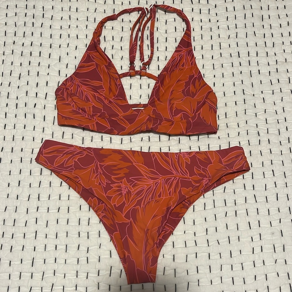 Stone fox swim bikini, top size xs, bottom size small